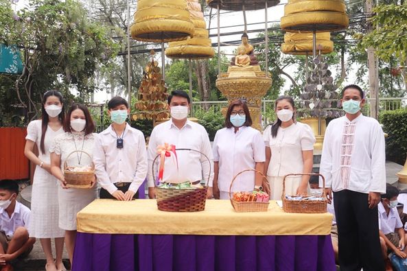 นายสกันฌ์วุฒิ เศรษฐีกมล ผู้อำนวยการโรงเรียนเทศบาลบ้านศรีมหาราชา 