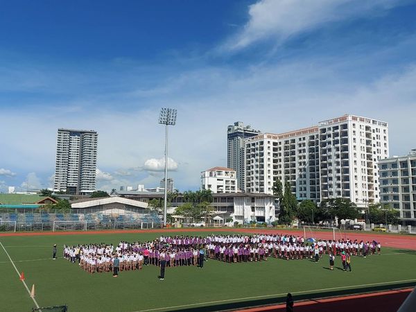 คณะครูนำลูกเสือ-เนตรนารี ร่วมฝึกซ้อมระเบียบแถว เตรียมความพร้อมเข้าร่วมพิธีสวนสนามในวันสถาปนาลูกเสือแห่งชาติ